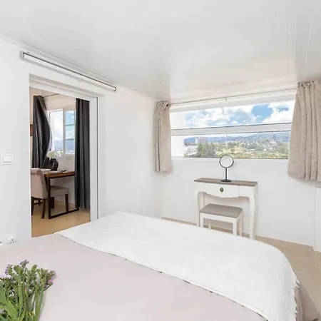 Ph In Golden Banus Sea And Mountain Views Rdr301